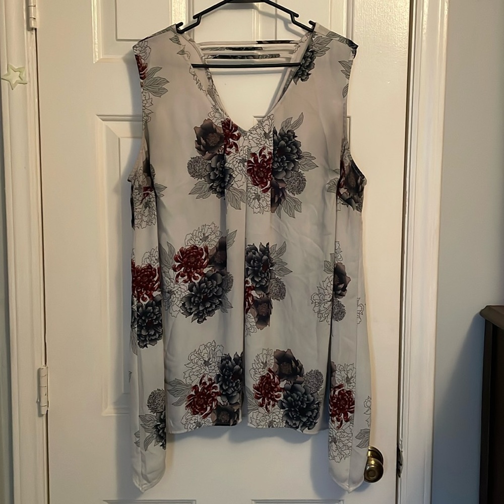 Daniel Rainn Floral Flowy Tank